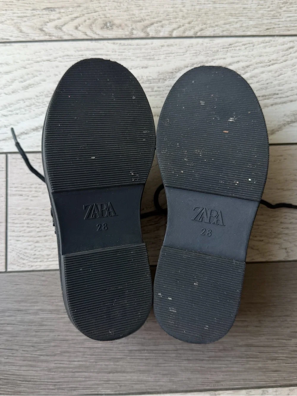 Zara Girls Black Patent Lace-Up Shoes with Glitter Mickey Details size 11